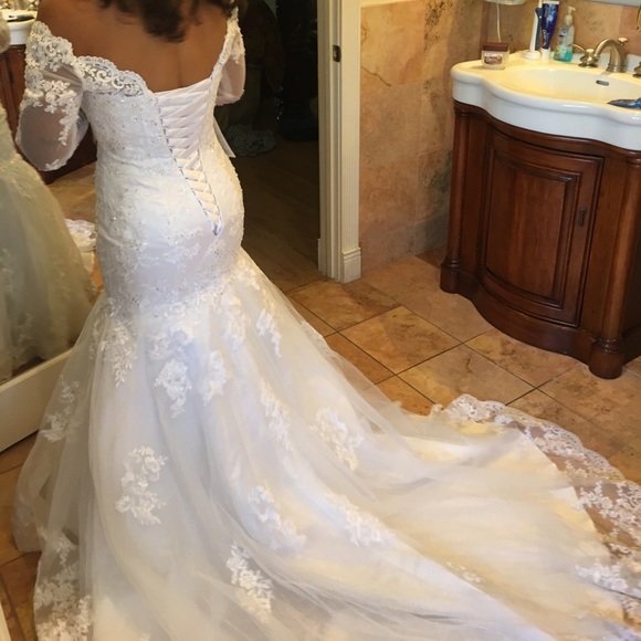 Elsa Wedding Gown – Mermaid Corset Lace Train